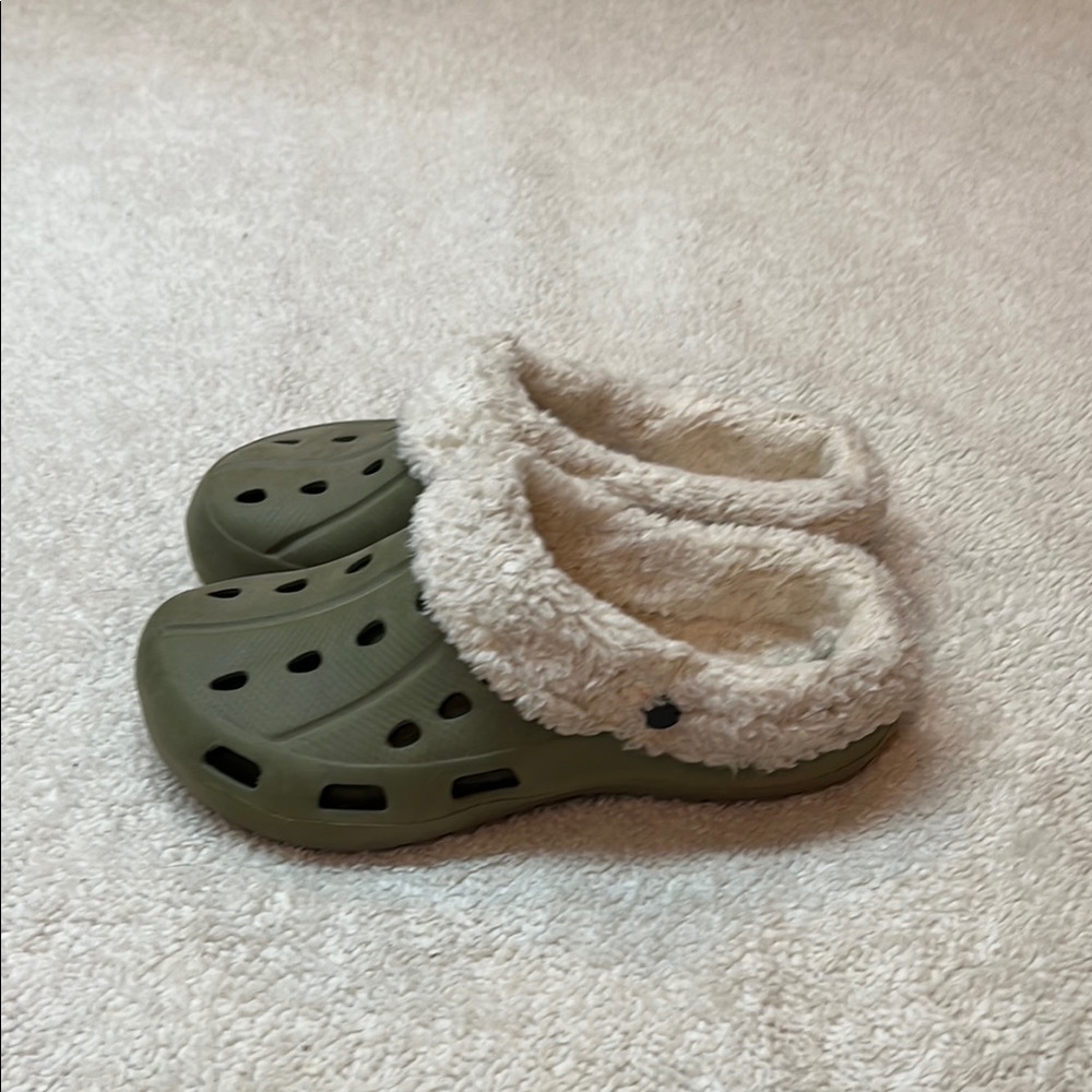 Women’s Green and Cream Clogs